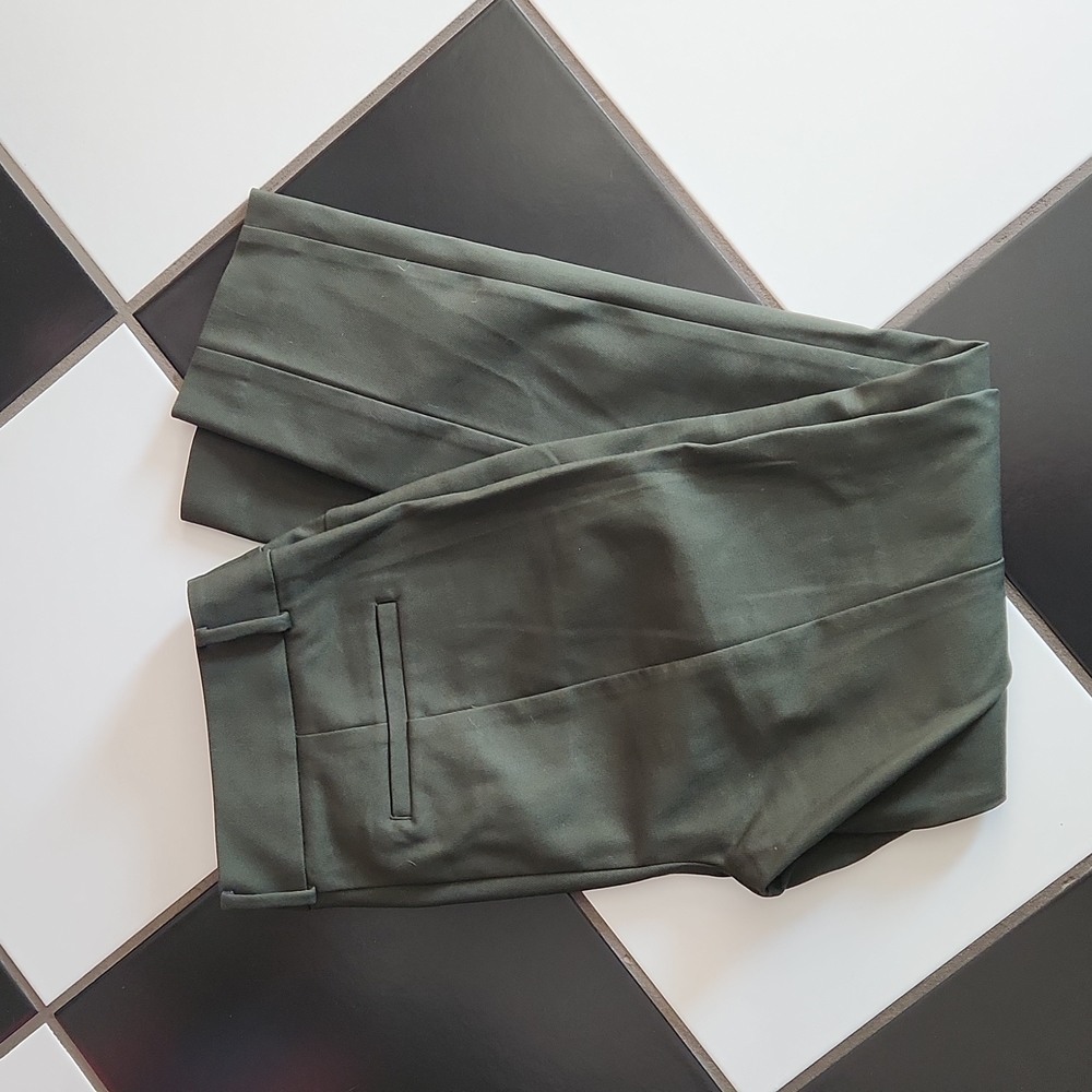 Loft Julie style cropped skinny dark green stretch dress pants